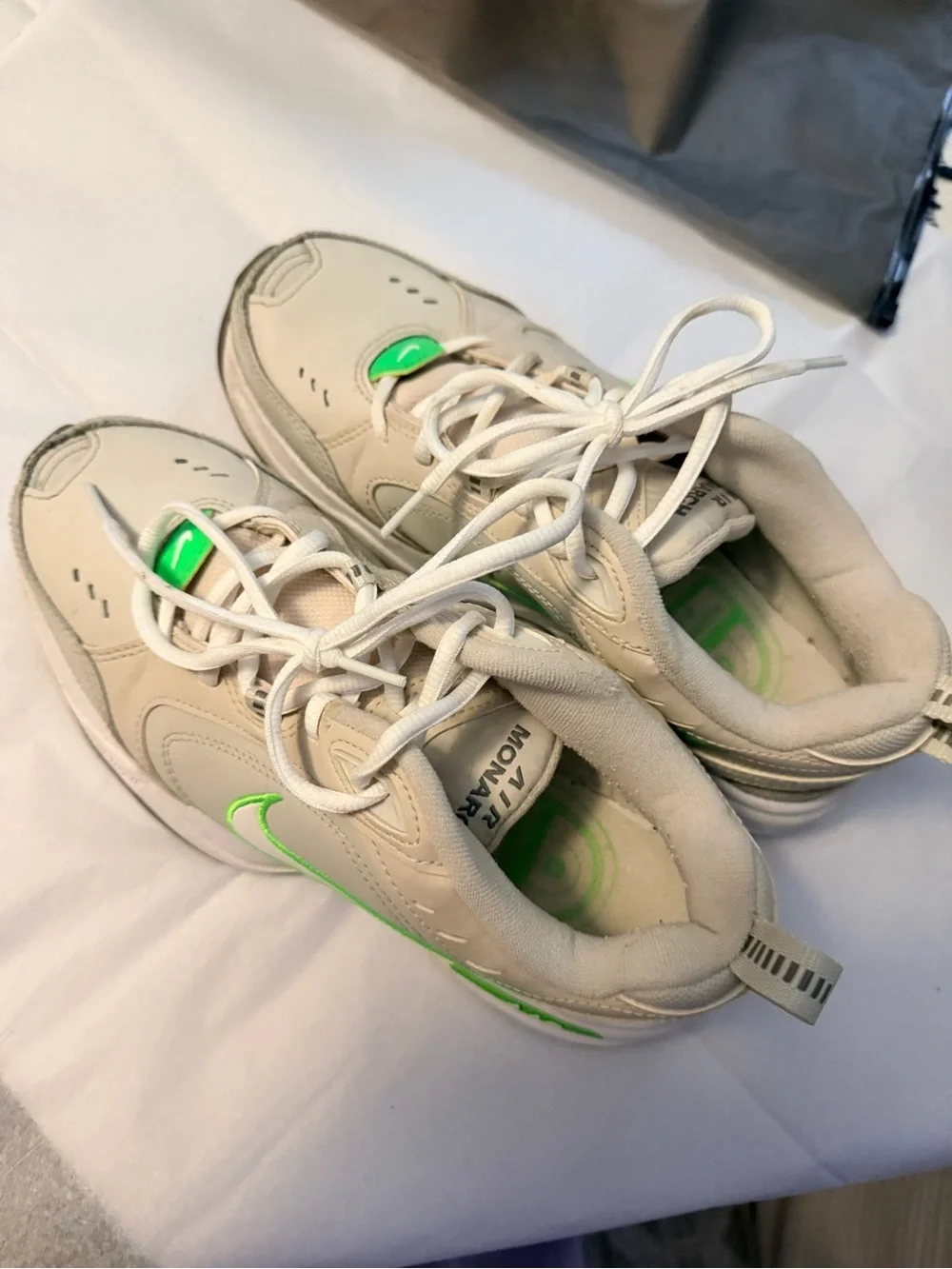Nike Air Monarch IV Light Bone Green Strike men’s size 7